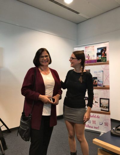 Autorin und Lektorin auf der Frankfurter Buchmesse